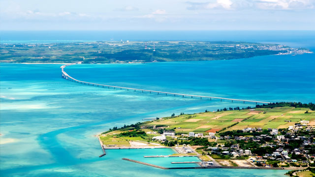 宮古島から伊良部大橋を渡り当ホテルへ