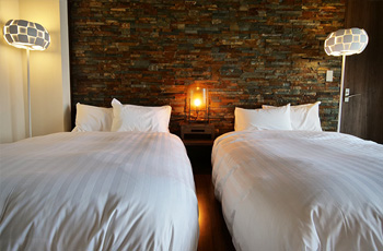 プライベートプールでラグジュアリーなひとときを